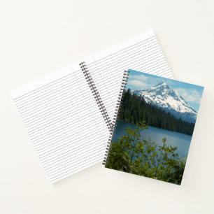 Schneebedeckter Mount Hood und landschaftlich schö Notizbuch