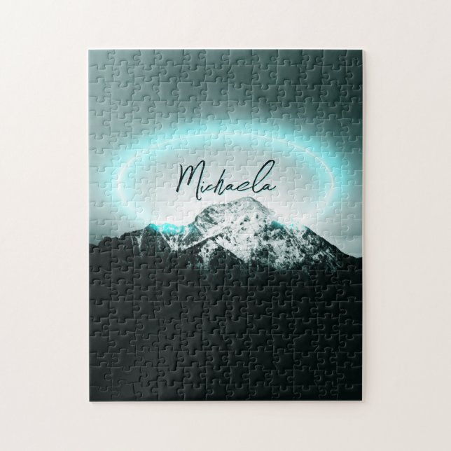 Schneeberg mysteriös blaues Neonlicht-Monogramm (Vertikal)