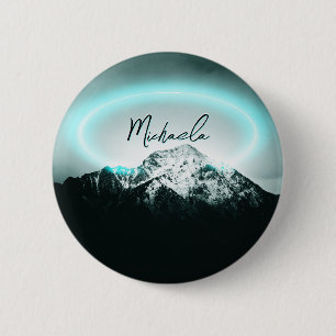 Schneeberg mysteriös blaues Neonlicht-Monogramm Button