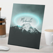 Schneeberg mysteriös blaues Neonlicht-Monogramm