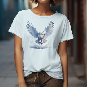 Schneeeule mitten im Sturzflug in Aquarell T-Shirt