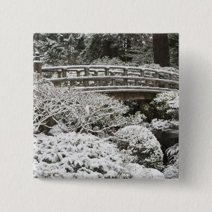 Schneefall im Portland Japanese Garden, Button