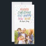 Schneefarbiges frohe Weihnachtsfest Foto Feiertagskarte<br><div class="desc">Machen Sie mit dieser festlichen und lustigen Urlaubsfotokarte eine stilvolle Erklärung in dieser Urlaubssaison. Die Vorderseite ist mit einem farbenfrohen Styling-Typ ausgestattet. Die Rückseite weist ein farbenfrohes Punktmuster auf,  das eine besondere Touch ermöglicht. Besuchen Sie bitte meinen Laden,  um mehr stilvolle Urlaubskarten zu sehen.</div>