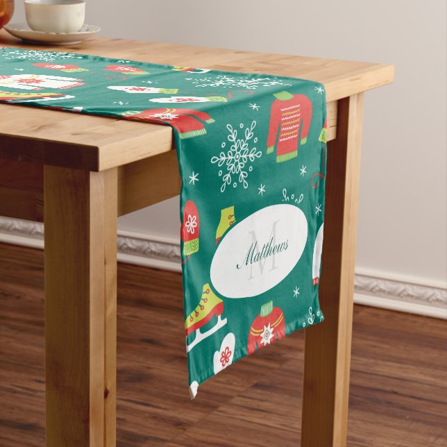 Schneeflocken Aquamarin Monogram Muster Weihnachts Großer Tischläufer (Beispiel)