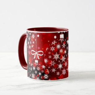 Schneeflocken auf rotem und schwarzem Hintergrund. Tasse
