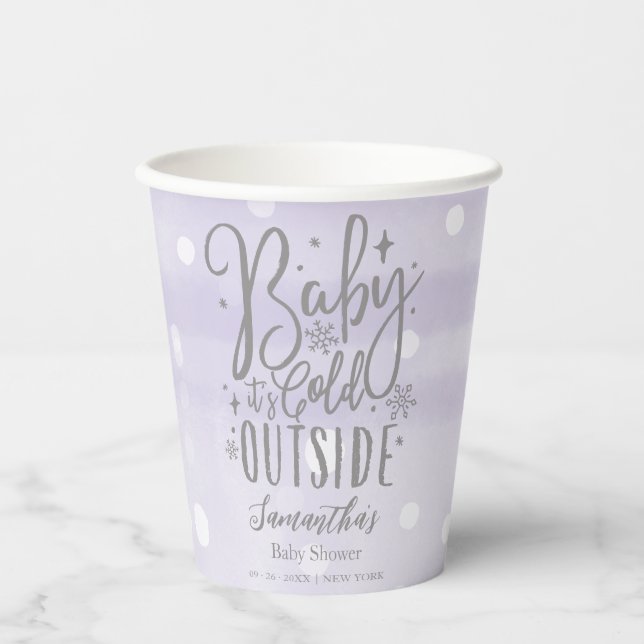 Schneeflocken Baby Es ist kalt draußen Babydusche Pappbecher (Vorderseite)