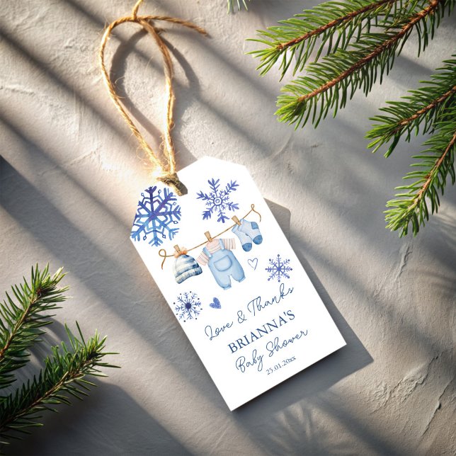 Schneeflocken in der Liebe Winterduschgefieder Geschenkanhänger (Snow in love boho snowflakes blue boys clothes on a line winter baby shower favor gift tags)