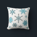 Schneeflocken Kissen<br><div class="desc">Fluffes Schneeflockenmuster in Grau,  Aqua,  aquamarin und weiß.</div>