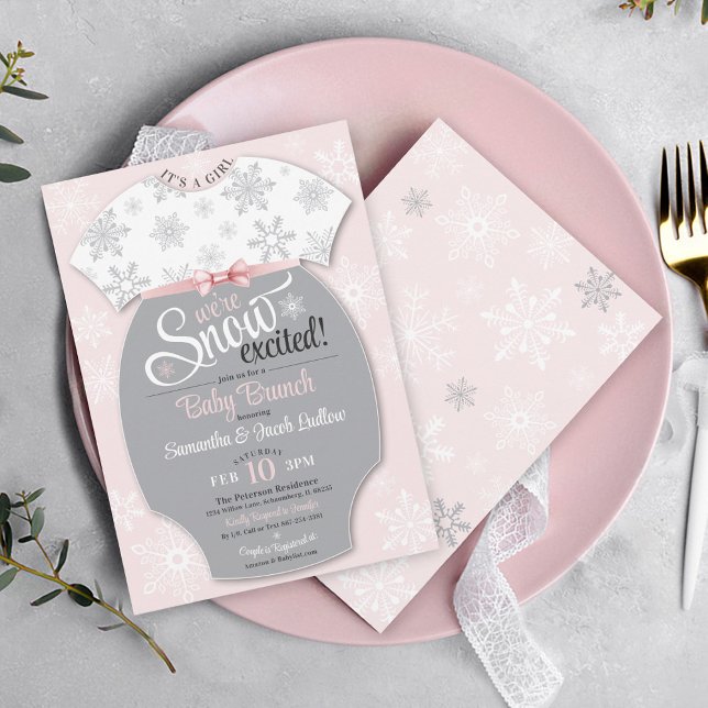 Schneeflocken mit dem Baby Pink Snowflake sein Mäd Einladung (It's A Girl, We're SNOW Excited pink & gray baby bodysuit winter snowflake Baby Brunch invitation)