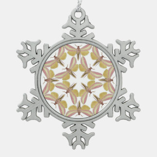 Schneeflockeverzierung mit rosa Falkemotten Schneeflocken Zinn-Ornament
