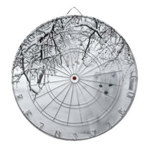 Schneefräse im Winterwald Dartscheibe