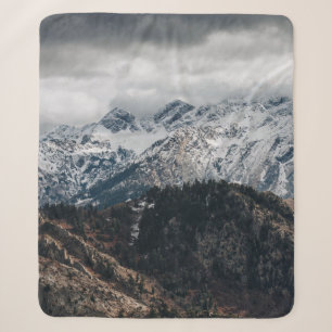 SCHNEEGEBIRGSKETTE-HINTERGRUNDBILD SHERPADECKE