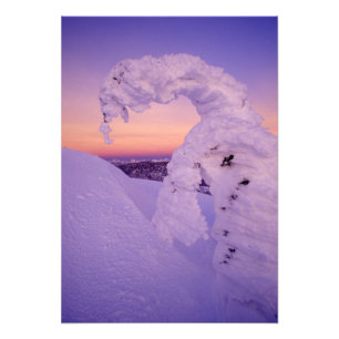 Schneeghost im Whitefish-Gebirge bei Dämmerung Fotodruck
