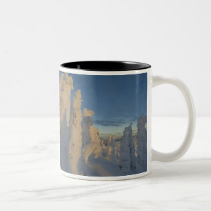 Schneeghoster bei Sonnenuntergang am Whitefish Mou Zweifarbige Tasse