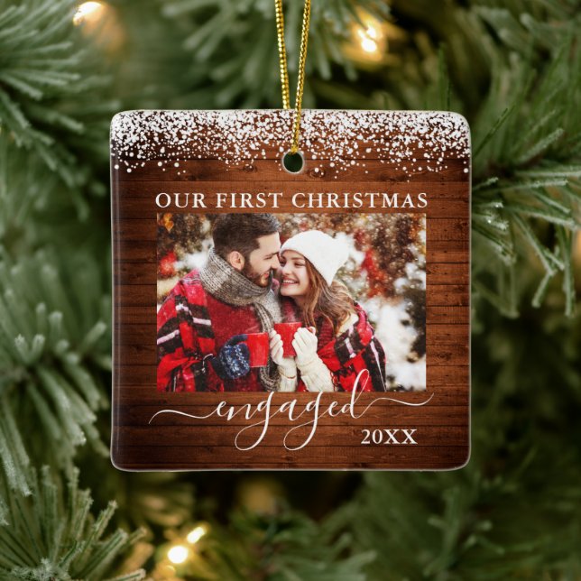 Schneeholz Unser erstes Verlobtes Foto zu Weihnach Keramikornament (Baum)