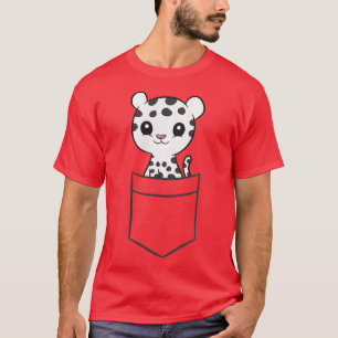 Schneeleopard in einem Niedlichen Pocket-Schneeleo T-Shirt