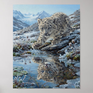 Schneeleopardenjunges schlägt nach der Spiegelung Poster