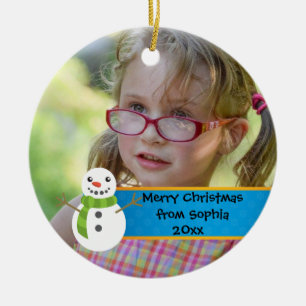 Schneemann auf blauem und rotem Weihnachtsfoto Keramikornament