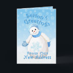 Schneemann-Märchenland von der neuen Feiertagskarte<br><div class="desc">Niedlicher kleiner Snowman mit blauem Winterhut und Handschuhe als empfindliche Schneeflocken fallen durch den blauen Himmel ist ein herrlicher Weihnachtsentwurf für Grüße von Ihrer neuen Adresse.  Sie genießen möglicherweise auch,  die Briefmarken und Geschenke zusammenzubringen,  die in meinem Speicher verfügbar sind.  Ursprüngliche Kunst und Entwurf durch Anura entwerfen Studio 2010.</div>