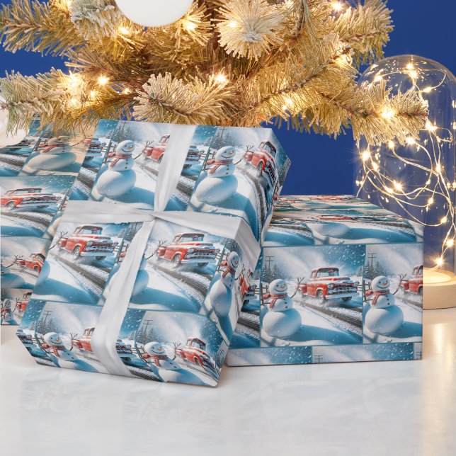 Schneemann mit einem roten Retro-LKW Geschenkpapier (Feiertage)