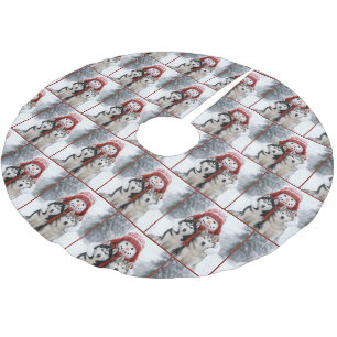 Schneemann umarmt ein Paar Huskys Polyester Weihnachtsbaumdecke
