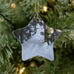Schneemobil Keramik Ornament<br><div class="desc">Foto eines Schneemobil-Trails, der über eine Brücke in einen Wald schlängelt.</div>