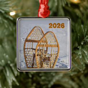 Schneeschuhe im Schneeschmuck Ornament Aus Metall