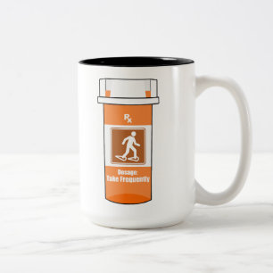 Schneeschuhwandern ist meine Droge Zweifarbige Tasse