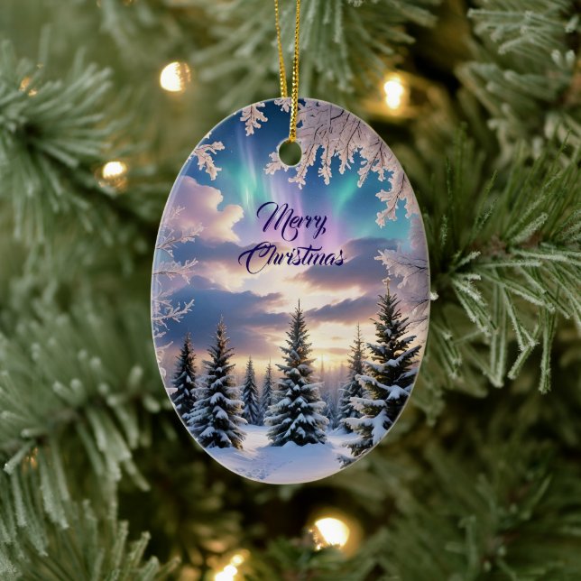 Schneewald, Eiskristalle, Nordlichter Keramik Ornament (Baum)