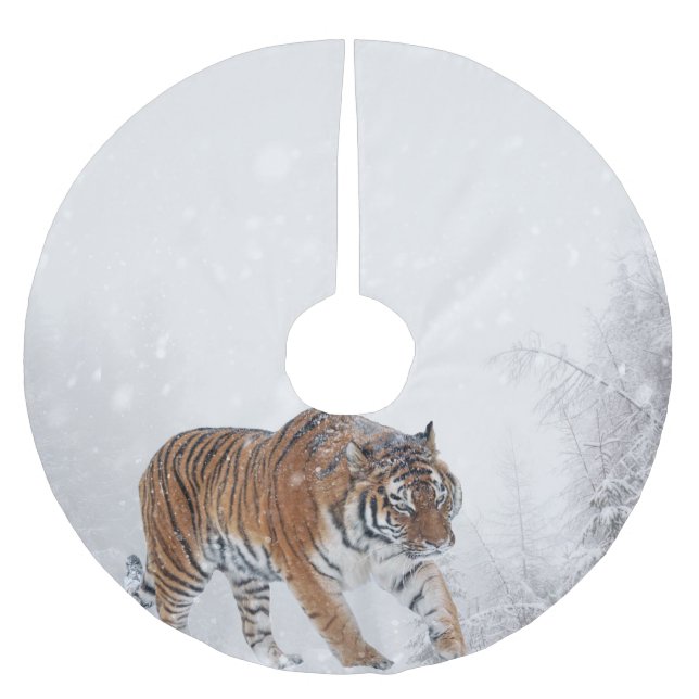 Schneewald Winterwald Schneebäume Waldkatze Polyester Weihnachtsbaumdecke (Vorderseite)