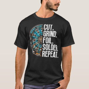 Schneide. Grind. Folie. Solder. Wieder von vorne.  T-Shirt