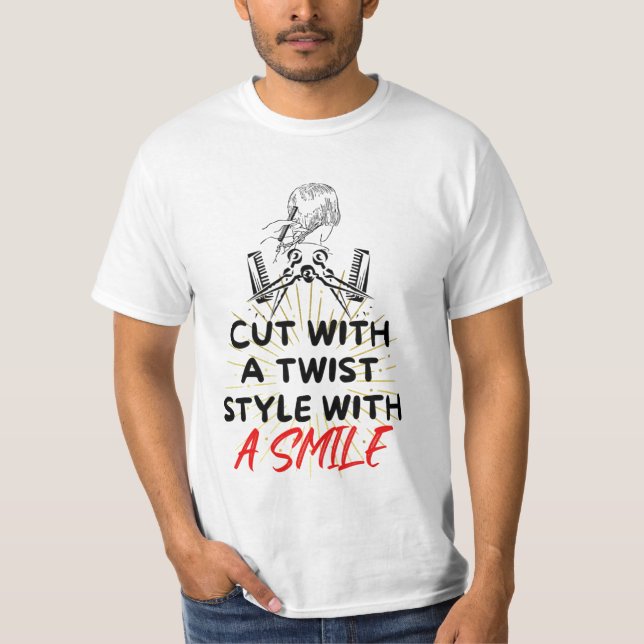 Schneiden mit Drehung-Stil mit lächelndem, sonnige T-Shirt (Vorderseite)