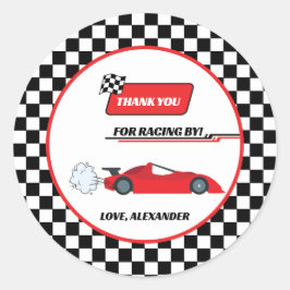 Schnell ein roter Retro-Rennwagen zum Thema Geburt Runder Aufkleber