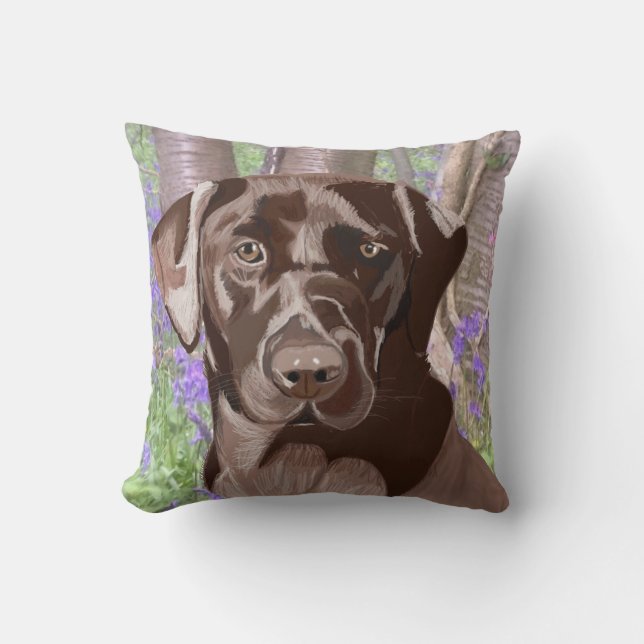 Schokolade Brawn Labrador in einem Bluebell Wood Kissen (Vorderseite)