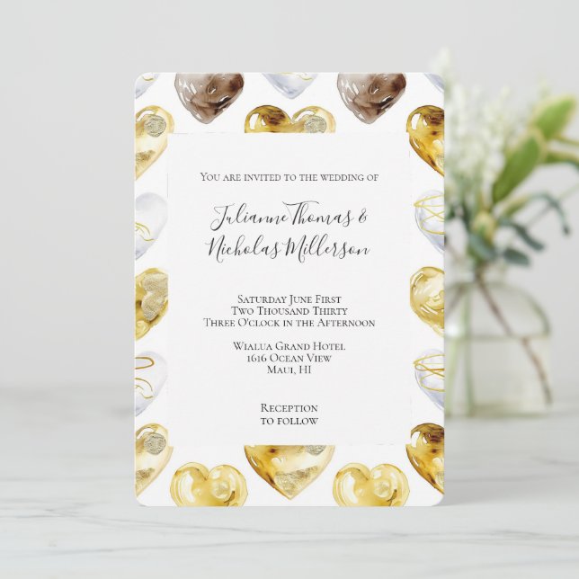 Schokolade Gold White Hearts Wedding Einladung (Stehend Vorderseite)