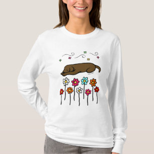 Schokolade Labrador, das im Garten schläft T-Shirt