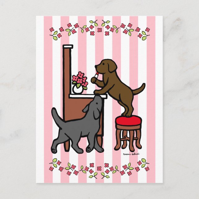 Schokolade-Labrador der Mama und Schwarzes Labor Postkarte (Vorderseite)