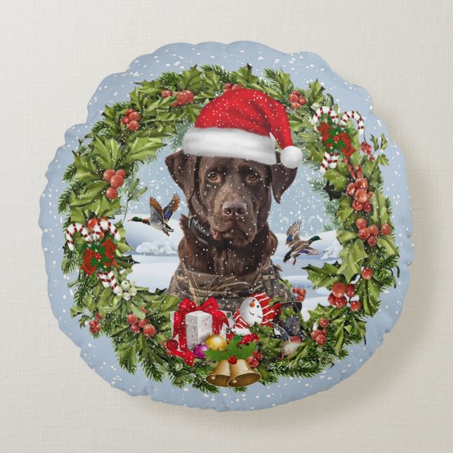 Schokolade Labrador Retriever, Weihnachtskranz Rundes Kissen (Vorderseite)