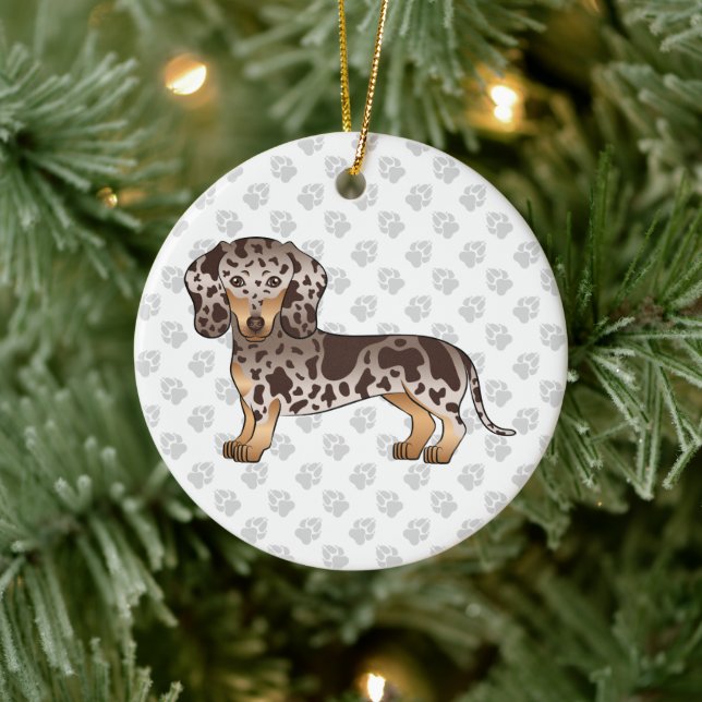 Schokolade und Tan Daple Kurz Hair Dackel Hund Keramik Ornament (Baum)