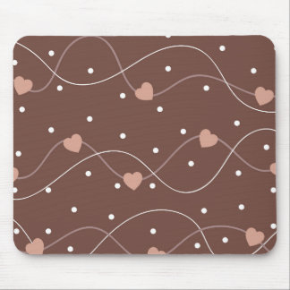 Schokoladenbraun mit rosa Herzmuster Mousepad
