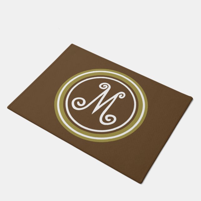 Schokoladenbraunes und Olivgrün-Monogramm Fußmatte (Schrägansicht)
