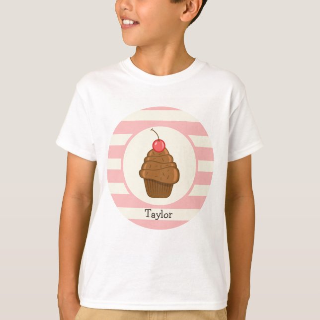 Schokoladenkuchen mit Kirsche und rosa Streifen T-Shirt (Vorderseite)