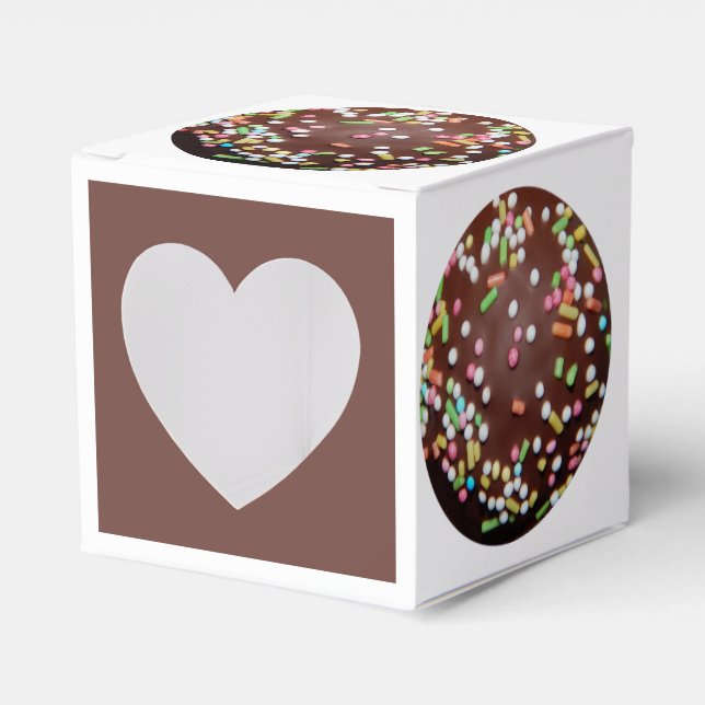 Schokoladenkuchen mit Sprinklerkorb Geschenkschachtel (Vorderseite)