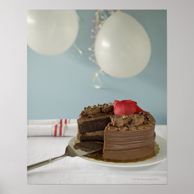 Schokoladenkuchen mit vermisstem Stück auf dem Tis Poster (Vorne)