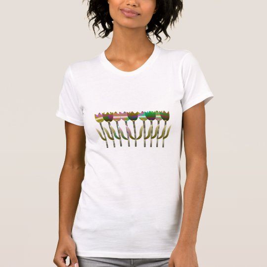 Schön, bunt, blumiger T - Shirt des Sommers