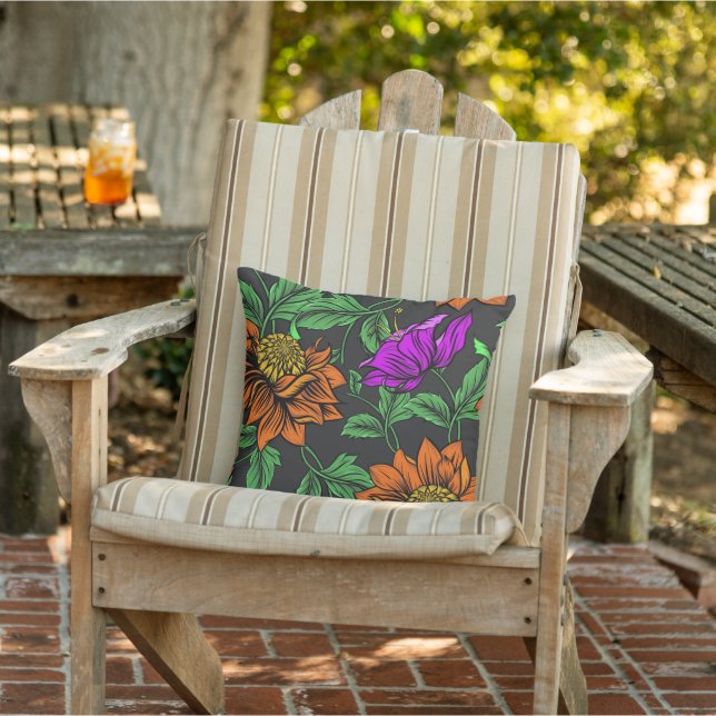 Schöne abstrakte Vintage Blume Kissen im Freien (Stuhl)