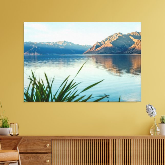 Schöne Aussicht auf den schönen Wanaka-See Leinwanddruck (Insitu (Wohnzimmer))