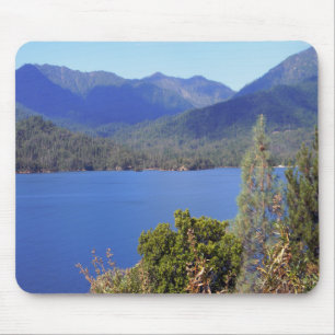 Schöne Aussicht auf den Whiskeytown See.. Mousepad