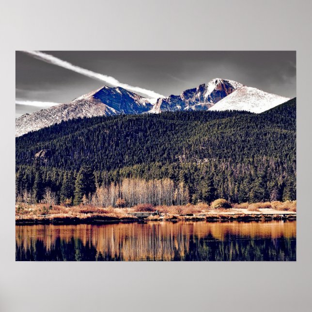 Schöne Bergkulisse mit Lake Poster (Vorne)
