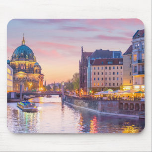 Schöne Berliner Skyline bei Sonnenuntergang Mousepad